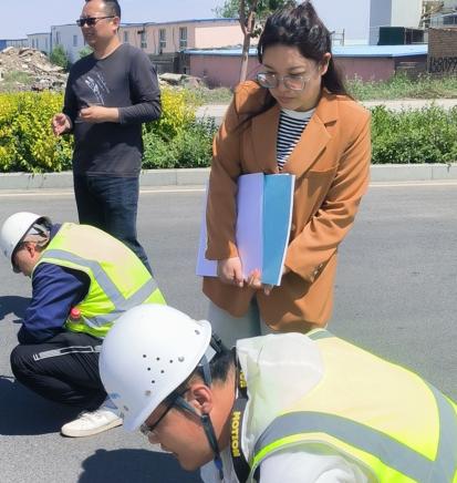 （圖右二為陳婷婷女士）